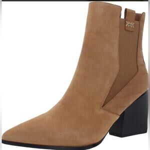 Kendall & Kylie Camel Colored Faux Leather Pointed Toe Chelsea Boots Size 8.5